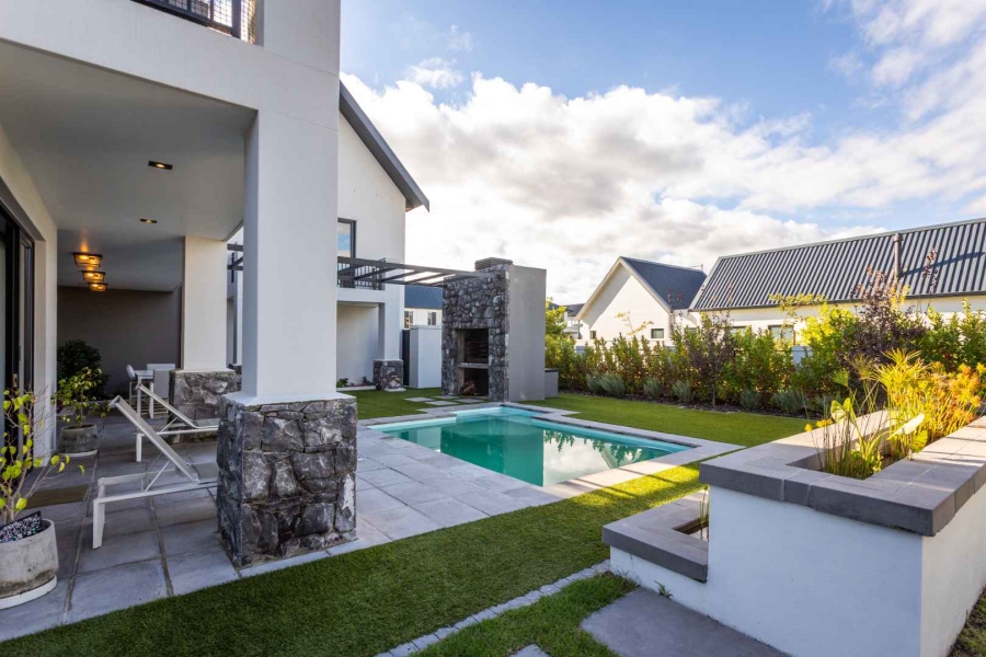 5 Bedroom Property for Sale in Val De Vie Estate Western Cape
